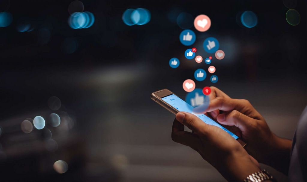 Les 14 meilleurs outils d'analyse des réseaux sociaux pour un reporting plus pertinent en 2025